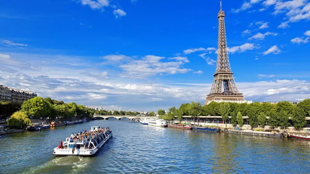 Plan Special Moments with the  Best Personal Eiffel Tower Tour Guide in Paris